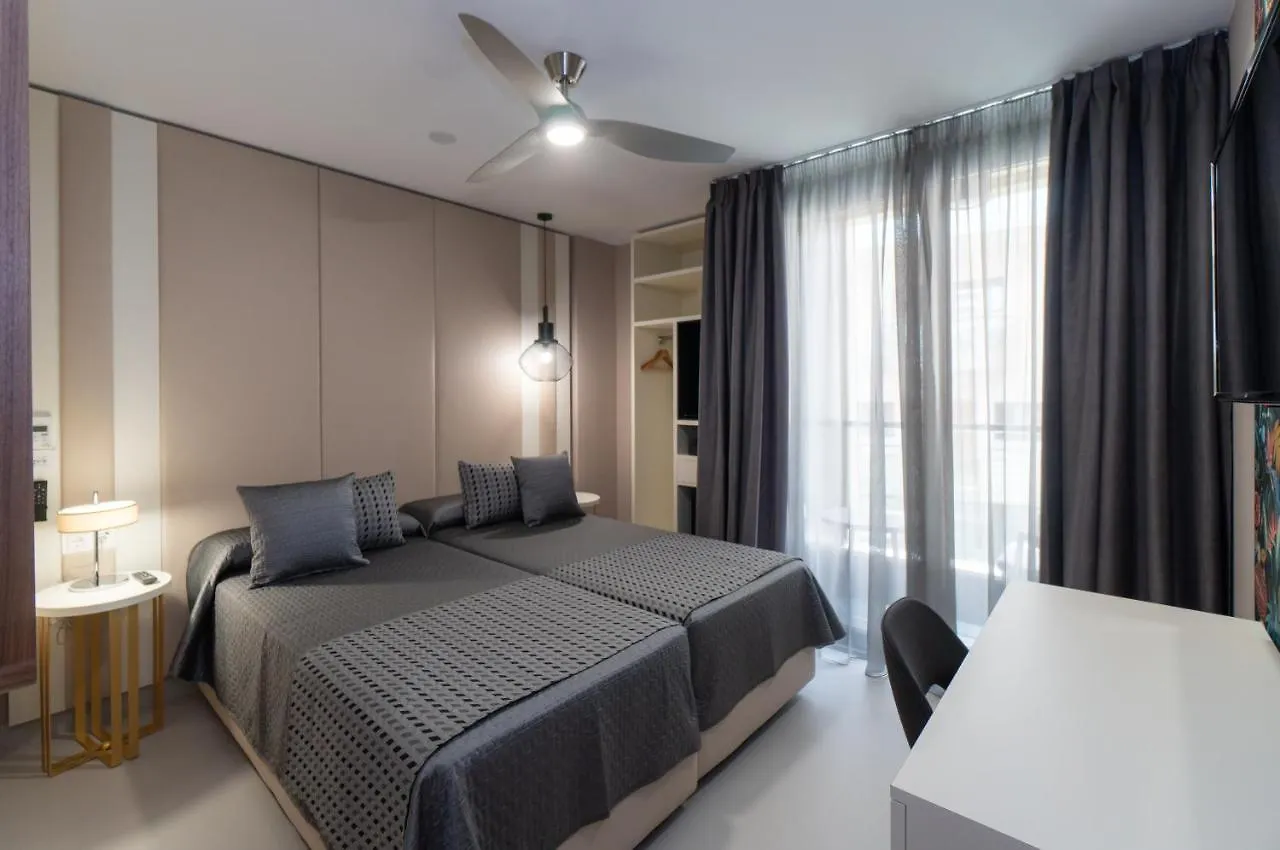 Hotel Perla Del Sur 托雷莫利诺斯